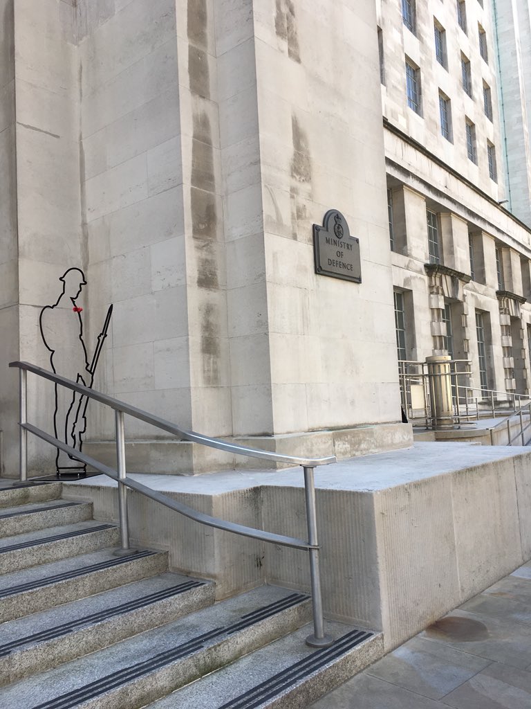Spotted two @Remembered2018 silhouettes at the entrance to <a href="/DefenceHQ/">Ministry of Defence 🇬🇧</a> today, standing guard either side of the doors. #CWGC