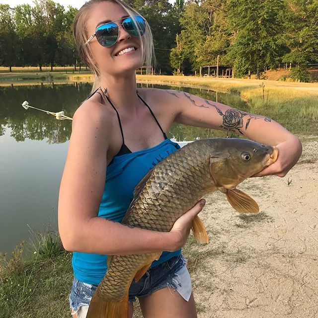 HoodAnglers's tweet photo. 👌@codydurden and @britt_durden out there ripping lips..nice catch👌#fishing #flounder #cast #catfish #bassmaster #bassfishing #bassboat #minnows #topwater #brim #bracketwater #saltwater #freshwater #rivermonster #redworm #reddrum #crappie #goingfishing #lovefishing https://t.co/s8nI8XcOff