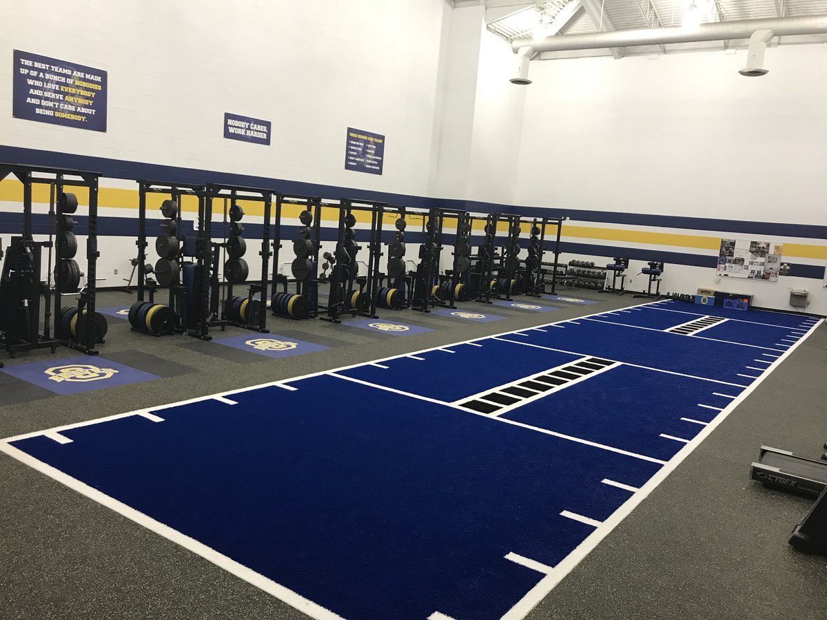 solishsfbcoach's tweet photo. So proud of these @OHSBravesFB players!!! True TEAMWORK put our weightroom back together!! One of the finest weightrooms you will find in high school!! Thanks again to @OHSathletics @OHSBravesFB @SPECAthletic @RegupolAmerica #backtowork https://t.co/bcCgH8cJ8Q
