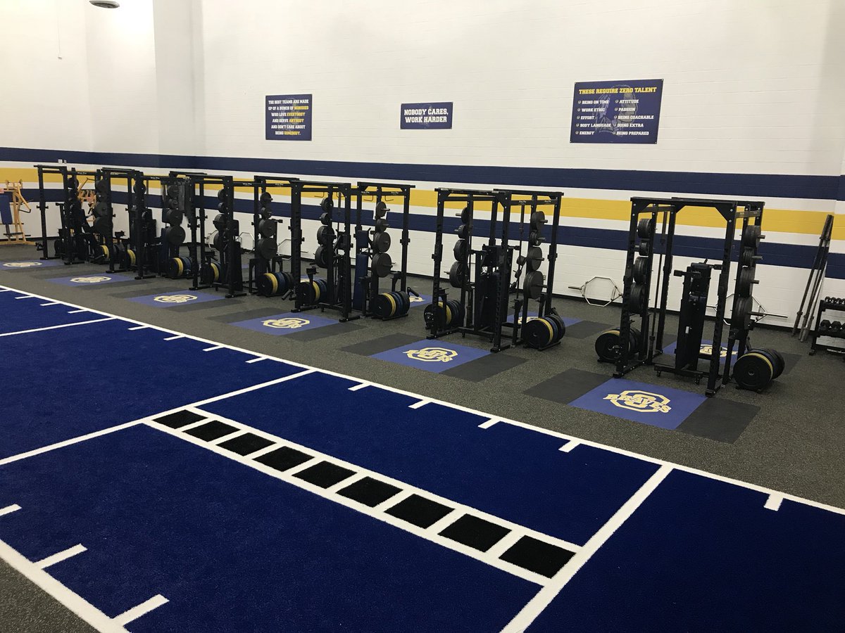 solishsfbcoach's tweet photo. So proud of these @OHSBravesFB players!!! True TEAMWORK put our weightroom back together!! One of the finest weightrooms you will find in high school!! Thanks again to @OHSathletics @OHSBravesFB @SPECAthletic @RegupolAmerica #backtowork https://t.co/bcCgH8cJ8Q