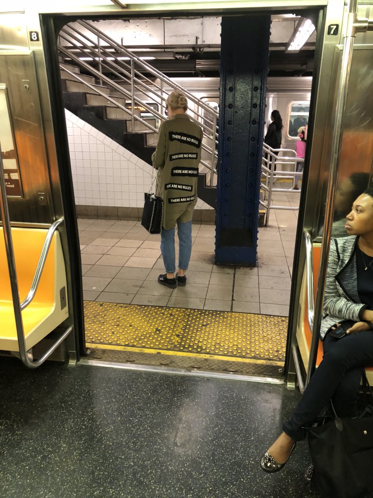 llnimetz's tweet photo. Does it get any more #NYC than this?! https://t.co/s6wfb15Ec0
