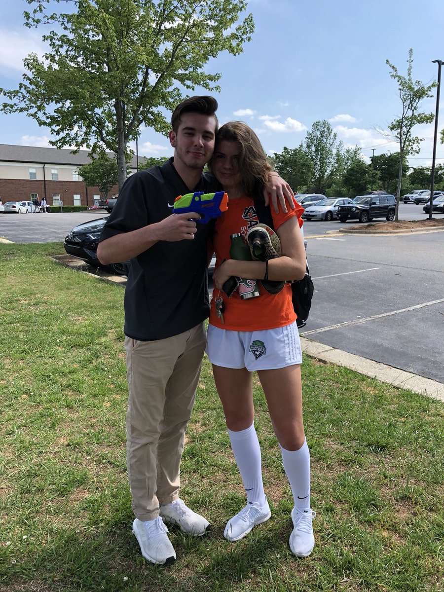 BmhsSenior's tweet photo. Cj takes Isabelle Matthews down after she barely even recovered from the AP bio exam!! https://t.co/jiDiKMvnkm