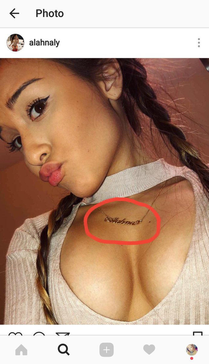 QueenMegan11's tweet photo. So I follow Alahna ly on instagram because she's a great singer! Then I am going down twitter and notice @softballjess12 who is clearly a fake! As you see from the pictures and the necklace. STOP sending to her, you're getting scammed 🤷

#exposingfakes  #findom #paypiggies https://t.co/XfPXRrP8BY
