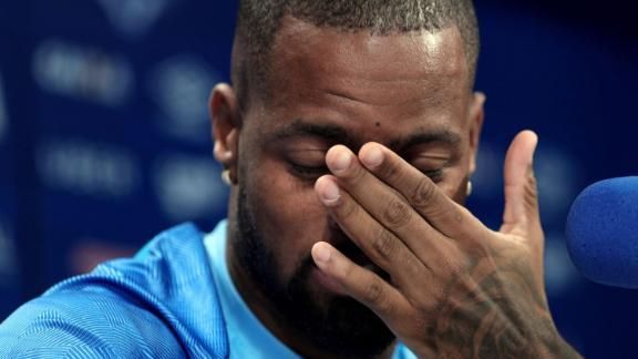 ESPNBrasil's tweet photo. Dedé se emociona MUITO e chora após ter nome lembrado por Tite: 'Jamais imaginaria...' https://t.co/r7Ekk2Iass #ESPNnaRússia https://t.co/xZOBWsVLgL