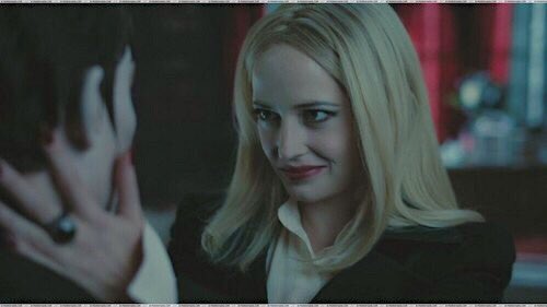 RowanMayfairDR's tweet image. Smiles for Monday