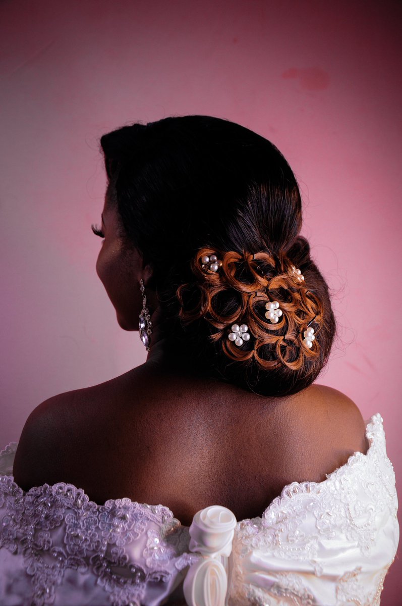 Moessential1's tweet photo. Back view with a touch of blonde Hairstyled//@Moessential1 https://t.co/83jqCfPsmM
