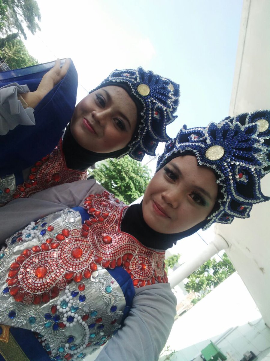 mitha_arora's tweet photo. Setiap detik, menit, jam, hari, minggu, bulan, tahun yg kita lalui adalah faktor utama dari sebuah kenangan. https://t.co/ZhVQLUtMMj