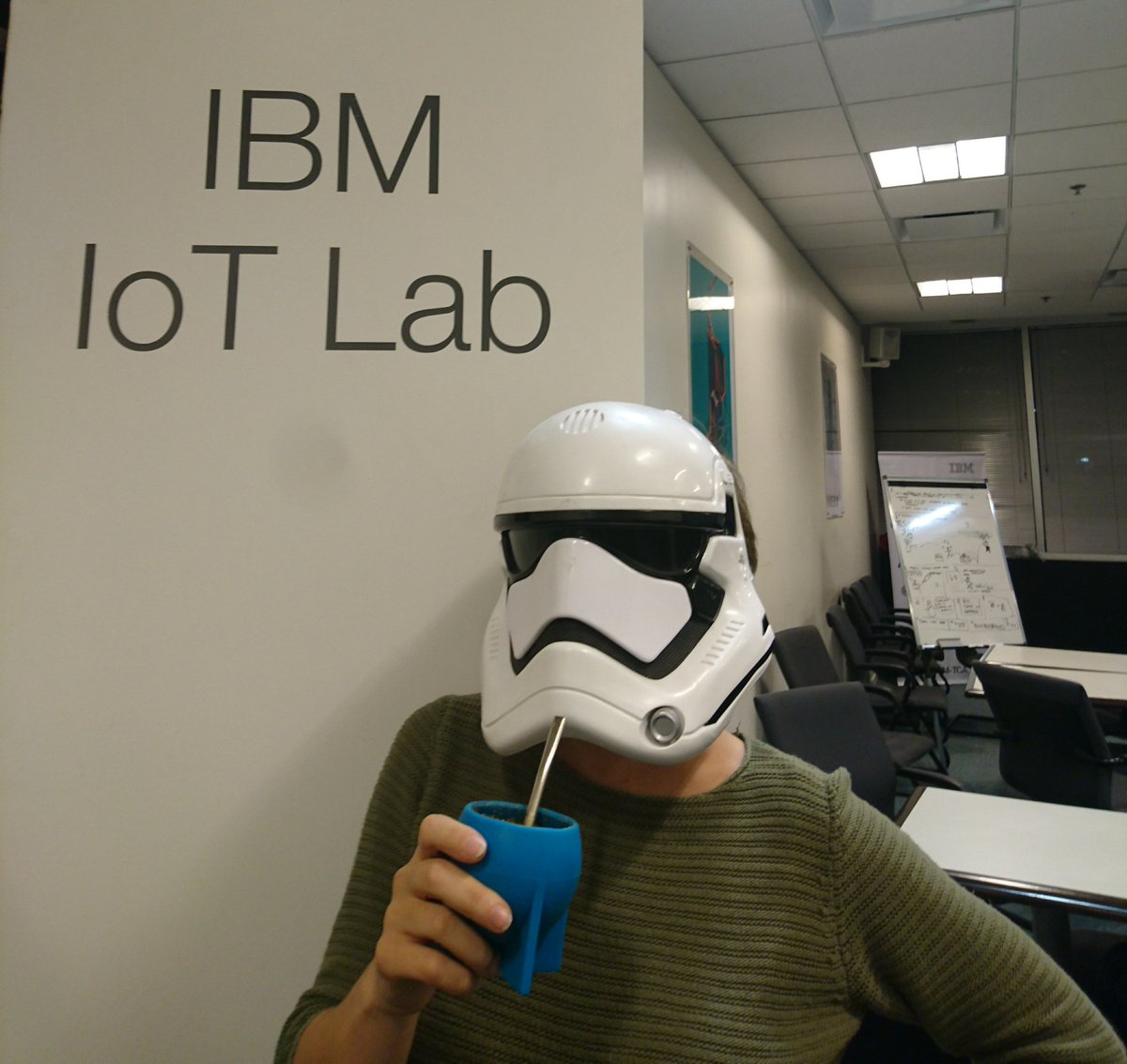 AmeBalsamo's tweet image. Los #troopers también nos tomamos un matecito en el #iotlab de @IBMArgentina #dayone #Bluehack