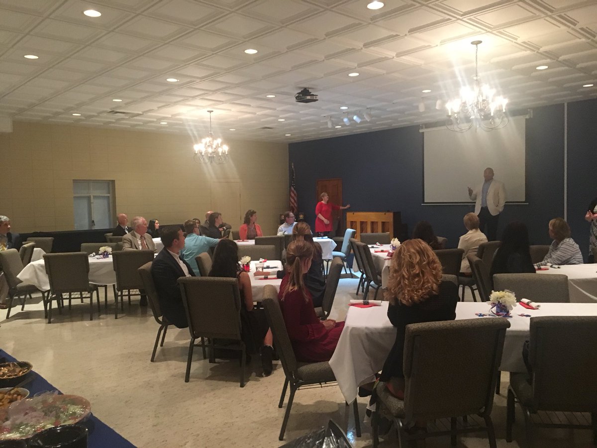 <a href="/LHMSPatriots/">LincolnHeightsMiddle</a> Lincoln Promise “Dine with the Future” event. @teresabateayers <a href="/BuddySmith13/">Buddy Smith</a> <a href="/hcmayorbill/">Bill Brittain</a> <a href="/jaimegreene1/">Jaime Greene</a> <a href="/coachcarter101/">Chuck Carter</a>