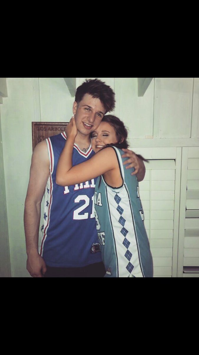 18reghan's tweet photo. happy birthday g, you never fail to make me smile :) i love you so much and i hope your 19th is the best! thank you for all you do for me❣️ https://t.co/a4bu3Vg1UO