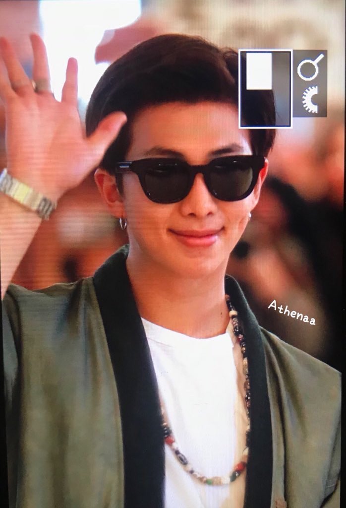 AshaKhan334's tweet photo. His dimple is love...
@BTStwt | #IVoteBTSBBMAs 

Pakistan army loves BTS https://t.co/zhk9v1iGn6