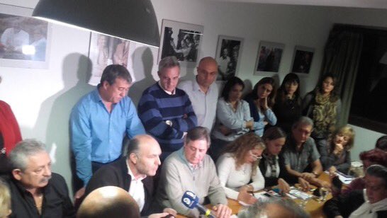 luisbohm's tweet photo. Ante la gravedad de la crisis y la angustia de los mendocinos ambos bloque del PJ presentaremos mañana proyecto para crear urgente un Consejo Social y Económico Anticrisis. Necesitamos medidas inmediatas !!! Control de precios y abastecimiento, reapertura de paritarias, etc. https://t.co/Ory8JOE31L