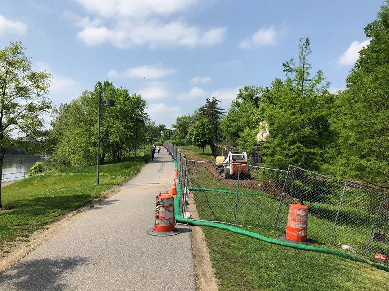 SchuylkillBanks's tweet photo. Construction has begun on another bioswale along the trail, so please use caution when passing through this temporarily narrow section of the trail. https://t.co/g4uM54lQoW