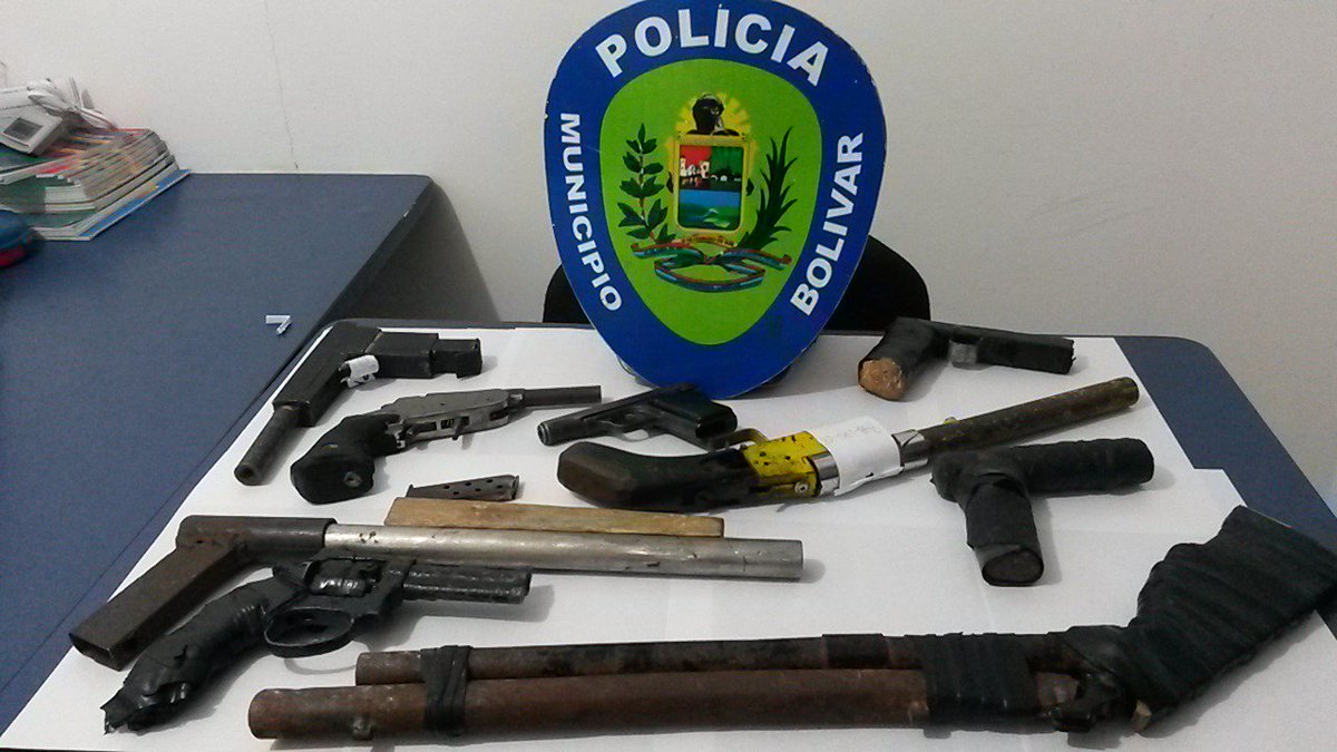 Nueve presuntos delincuentes involucrados en robos y porte ilícito de armas de fuego, fueron detenidos por funcionarios de la Policía del municipio Simón Bolívar (Polibolívar), durante este fin de semana, en los despliegues de seguridad implementados en todo el municipio