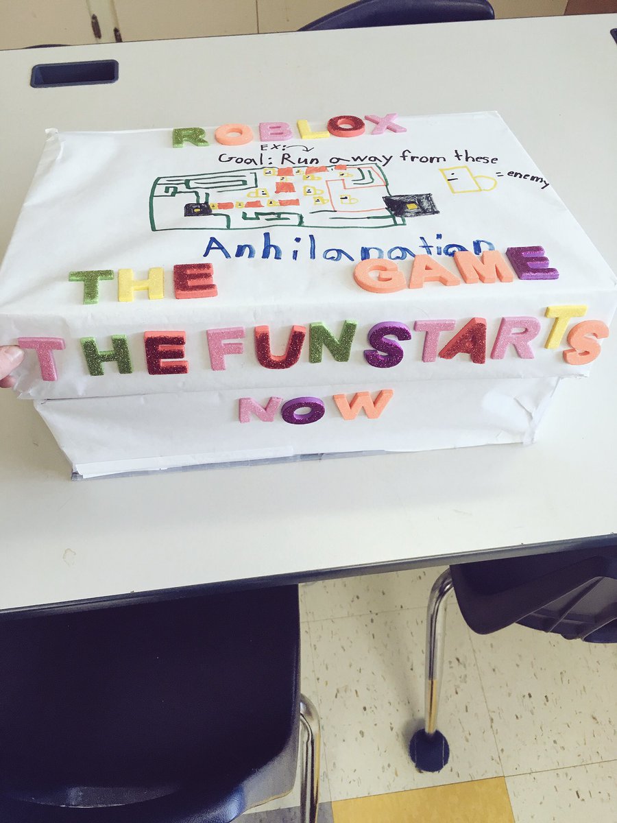 MissCPurcell's tweet photo. Genius Hour presentations completely blew me away! Here’s a preview.. (and yes, that IS a real snake) 🐍 Thanks @staceyeves! #braveprincipal https://t.co/Xd66rgp2RS