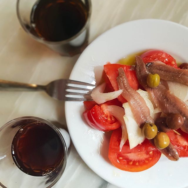 #Food This is one thing I never ate before moving to Catalonia. But, the anchovies here are so much more amazing than the tinned ones we got at home. Particularly when <a href="/FoodLoversCo/">Food Lovers Company</a> showed us their favorite vermouth bar, the perfect match for this very t… ift.tt/2GeXG1h