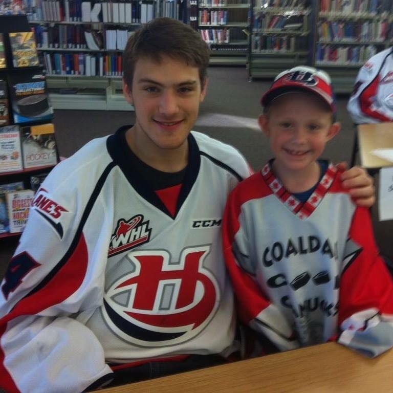mariannef81's tweet photo. HUGE Congrats to this guy for A) Winning the Ed Chynoweth Cup and B)Signing a 3 year deal with @EdmontonOilers! We knew you’d go far. @ssskipy_74 https://t.co/EZSEIrXyaF