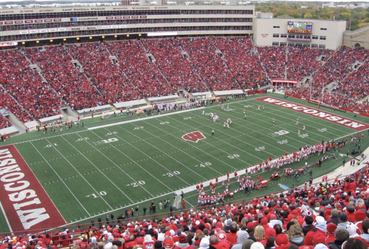 A1Isaac1's tweet photo. Blessed and honored to receive an offer from the University of Wisconsin 🔴⚪️
@HOPChiefsFBall @CoachBEllis9 @Rivals @BrianDohn247 @alexgleitman @RivalsFriedman @CoachTurnerUW @BadgerFootball @DemetricDWarren @247Sports 
#GoBadgers https://t.co/GRNGqMYcY9
