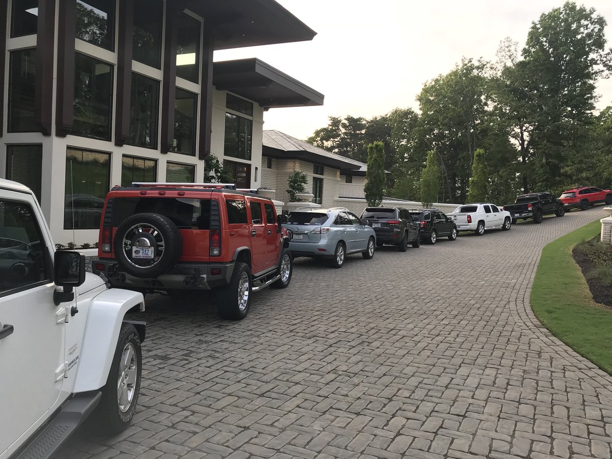 hoopgroupclt's tweet photo. Playoff night at the BBL compound. https://t.co/nBphoQA5Cj