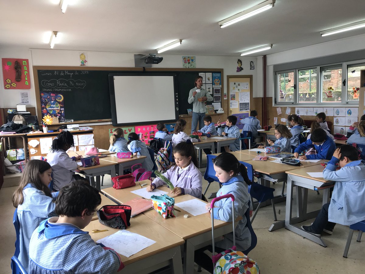 TamaraEducacion's tweet photo. Playing with Kevin to learn new vocabulary ✏️ @ausevamaristas #auseva #bingo https://t.co/NjditWhW2h
