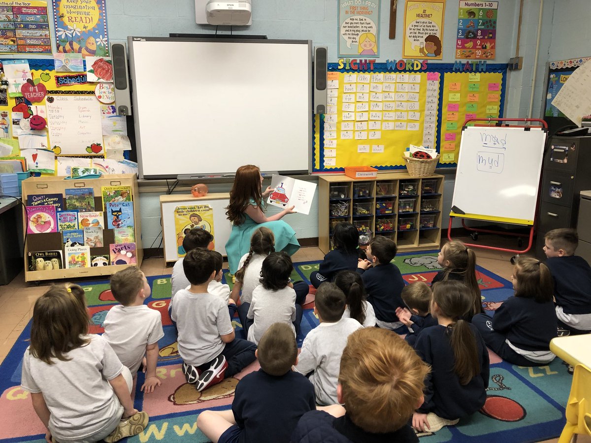 AnnunciationCW's tweet photo. Our principals for a day did a fantastic job, morning meeting, reading to students, making announcements and more! https://t.co/VGUHD7ZakF