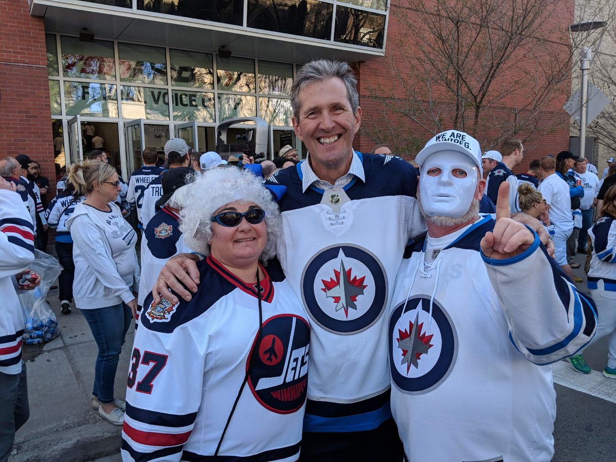 tahlari's tweet photo. #wpgwhiteout #GoJetsGo #MBpremier https://t.co/mnTZ9FYMmT