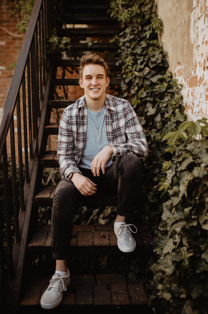 BrockGilber's tweet photo. senior pics :) dm me if you’d like an announcement! https://t.co/qqKPvwzT6C