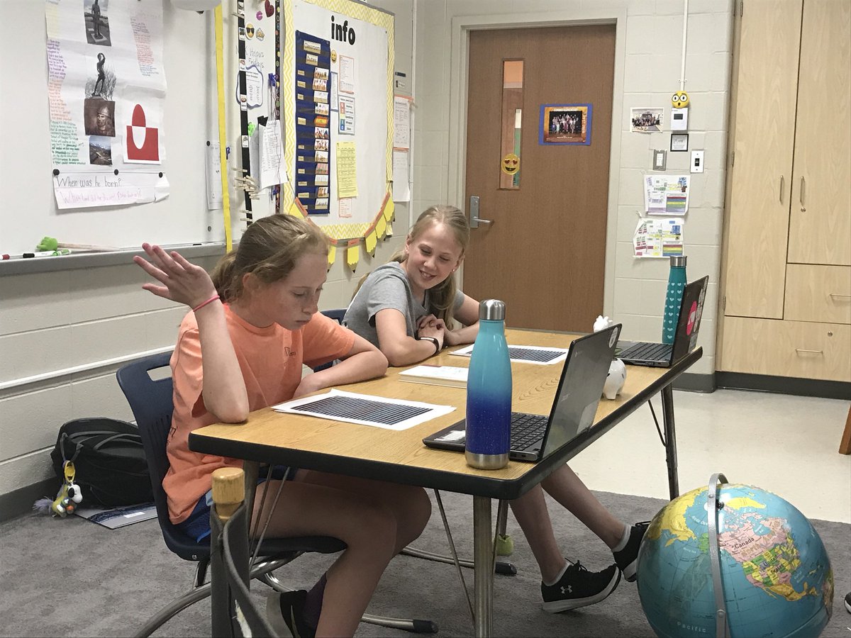 GenaGenaShields's tweet photo. These @summitbees fifth grade Ss worked so hard to research, plan, and present their awesome explorer projects! They had a menu of options, which showcased their interests and talents! #kidsdeserveit #givechoice https://t.co/uR0VJARkMZ