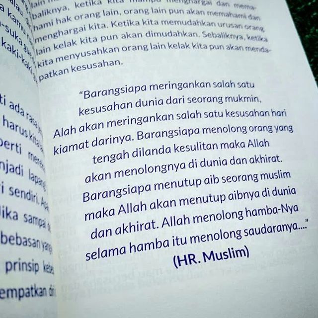 elexmedia's tweet photo. #BookPreview #MoveOnYuk from @mrmantan_ - .
"Barang Siapa Meringankan salah satu kesusahan dunia dari seorang mukmin, Allah akan meringankan salah satu kesusahan hari kiamat darinya.
Barang siapa menolong orang yang tengah dilanda kesulitan maka Allah ak… https://t.co/CS8TWDwMTz https://t.co/QG8CvznfyM