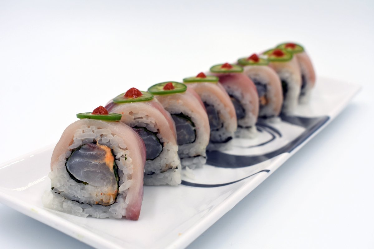 sushi_zushi's tweet photo. Go with a Cristina Roll for dinner, Spicy and Gluten free! Spicy Yellowtail and cilantro inside wrapped with fresh yellowtail, topped with sliced jalapeรฑo and sriracha. Drizzled in yuzu citrus sauce!
#EatDallas #EatSAT #EatATX #DallasFood #SanAntonioFood #AustinFood https://t.co/yTlUJaxowA