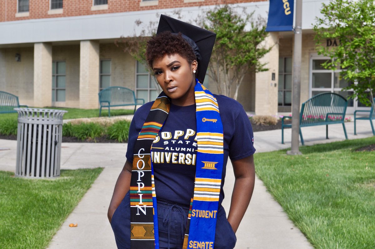 SimmieSaid's tweet photo. Faneto 🎓
#5MoreDaysAndWeOutcheaaa
#OutWhere
#CHEAAAA https://t.co/dNryiJ2yVh