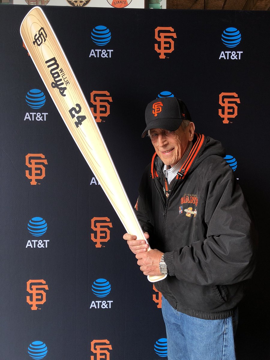 JViolet46's tweet photo. #ATTPARK https://t.co/izjrB6dJU1