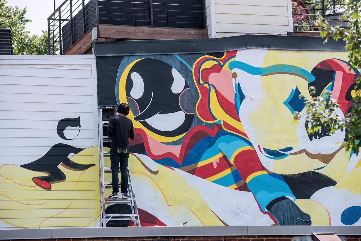 dcwallsfestival's tweet photo. It`s raining now, but artists took full advantage of the weather before the down pour. Rain won`t stop ppl from creating art in the studio. • @lapstract @criomatik @tajfrancis #wingchow • Pic = #emcalary, @BuWJ111 • #powwowdc @powwowworldwide #streetart https://t.co/7K3YdpUueo