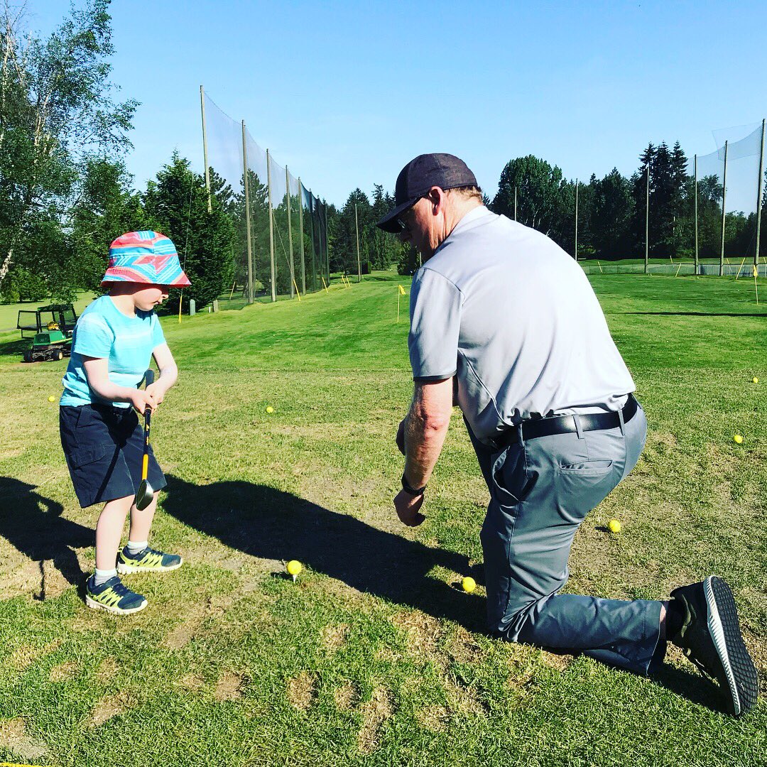 CowichanGolf's tweet photo. Another successful Jr. Jr Lesson Night at the @CowichanGolf Join us! Every Monday Drop-In from 5-5:45pm for kids 3-9yrs and it’s only $5 bucks ⛳️🏌🏻🏌🏻♀️ #juniorgolf #learningtogolf #cowichangolfclub #kidswhogolfrule @stormingolf @andyjohnsongolf @chelseysweetc https://t.co/yW2nCg4sKU