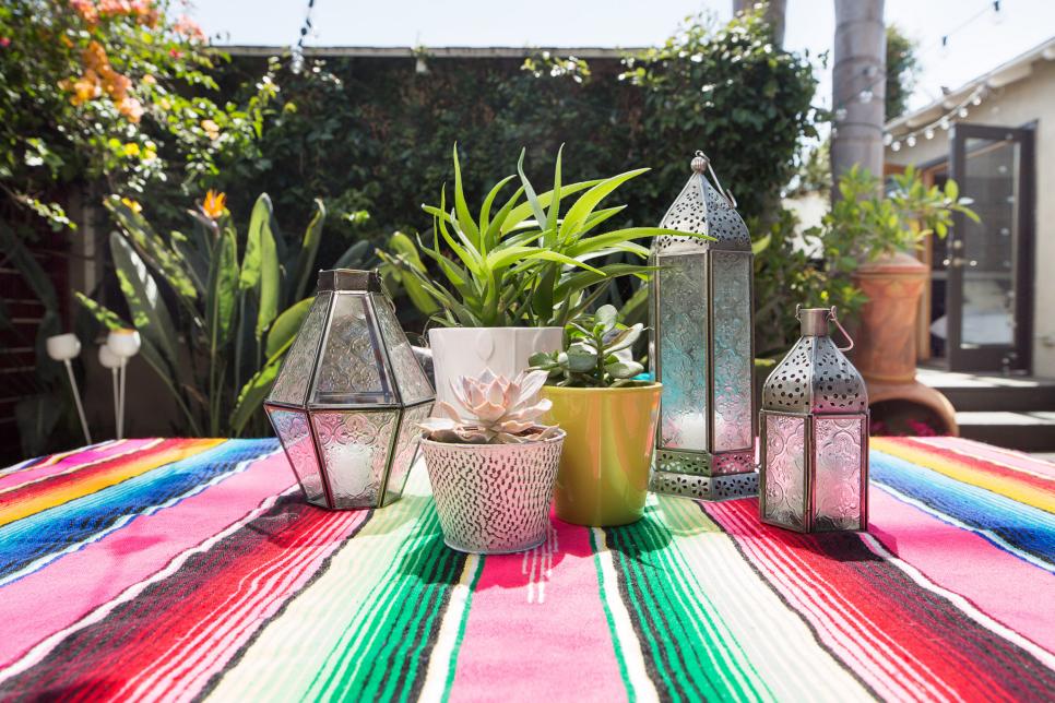 With Summer right around the corner, outdoor entertaining is sure to make its come-back! Check out these 25 quick ways to add a little charm to your outdoor dining areas! Via .<a href="/HGTV/">HGTV</a> bit.ly/2jVflCl