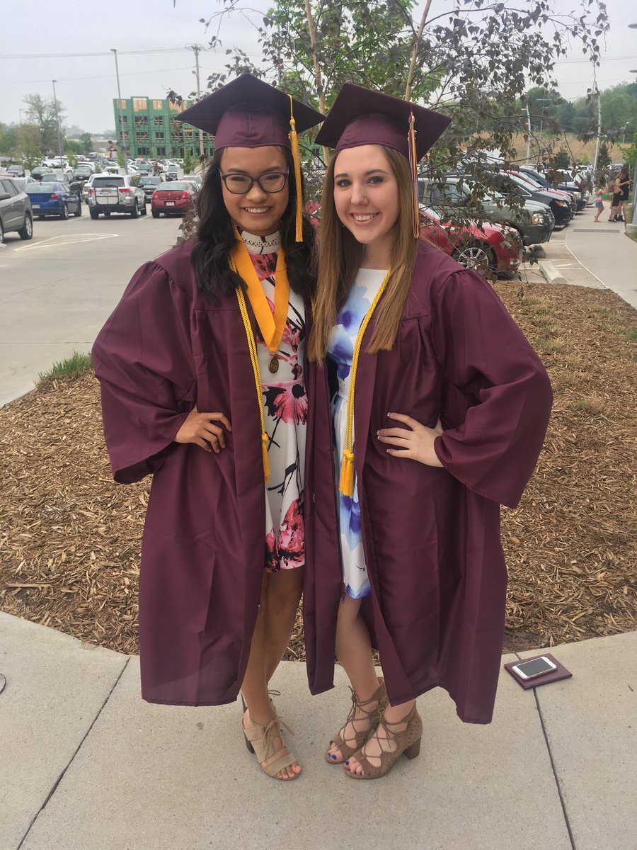laurenkucera's tweet photo. ready for the next chapter in our lives... 🎓 #alumni https://t.co/38iC7Q5PDQ