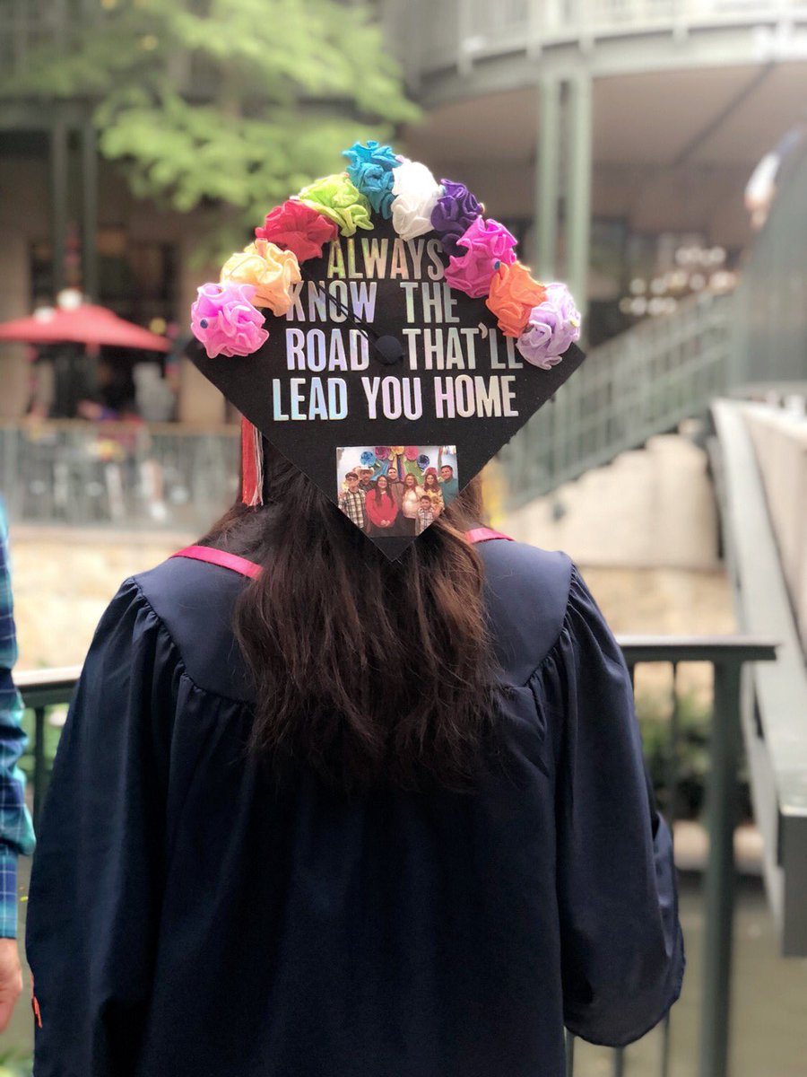 Marissa_Zaine's tweet image. In case you missed it, ya girl graduated!🎓 #GammasGraduate #UTSA18
