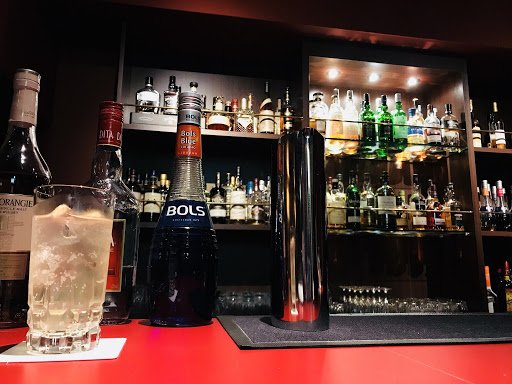 crassone's tweet photo. 最後にオシャンなBar🍷へ・・・♪
隠れ家のようで素敵でした~٩(๑´0`๑)۶
同級生3人でワイワイ行ってきました♪w
マスターの雰囲気がとっても素敵で・・・一人でもフラッと行きたくなった!
宮城峡、1杯3000円のウィスキーなんだってΣ(゚Д゚)ヒィィィィィ
#宮城峡
#OLDCASK
https://t.co/grPuD1mrig https://t.co/mdx8p4BWFi
