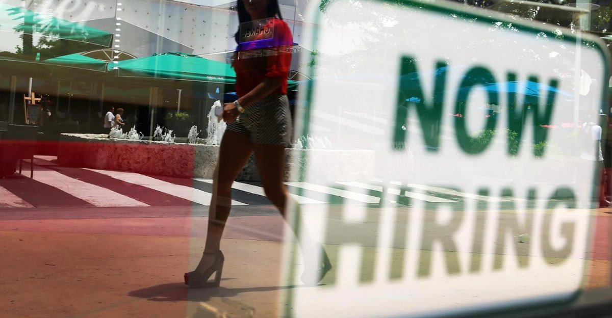 AIRAPLC's tweet photo. Something strange is happening with the US economy that could cause interest rates to jump https://t.co/KaE3qE48RA #markets #globalmarket #rates #globalrate #economics #economy #economytoday #interestrates #interest https://t.co/2o0EMWC5HH