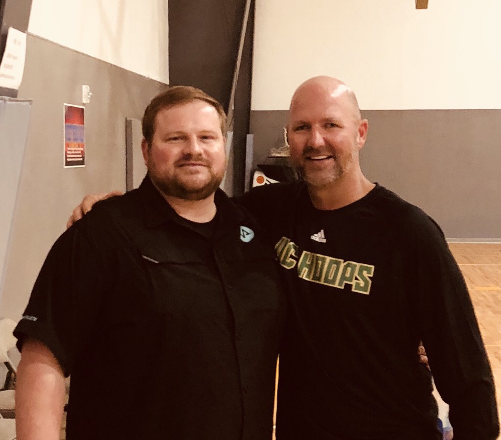 CoachStancik's tweet photo. Met with some under the radar 🏈 prospects in SA last night then stopped by to check out the VERIFIED &amp; UC Hoops 🏀 guru, Coach V @SA_GetRecruited never seen an AAU team practice that hard! V’s squad is getting ready for Adidas Gauntlet in LA #collegeworkout #BeMore https://t.co/sGkz00eoHD
