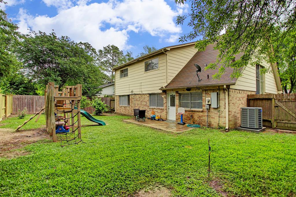 zig_zan's tweet image. 4BHK Single Family Home Spring

Fresh clean  updated! Recent replacement to a/c system roof Has Hardihood siding vinyl #laminate flooring Huge #backyard with  #fence as well Wonderful floor plan two #living areas formal #dining room &amp;amp; master down 

Visit: goo.gl/DoS5cy