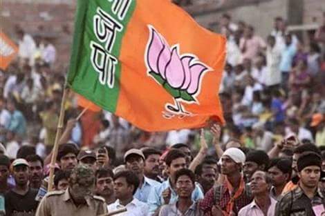 ArjunSinghHappy's tweet photo. कांग्रेस मुक्त भारत की बढ़ते क़दम !
कर्नाटक मे खिला कमल
नरेन्द्र मोदी जी और अमित शाह जी व सभी कार्यकर्ता को बहुत बहुत बधाई!!!!!
@DainikBhaskar @narendramodi @AmitShah @BJP4India @BJP4Karnataka @BJPPune 
#arjun #singh #happy #arjun #singh #bjparjun https://t.co/7CgJLEnBjd