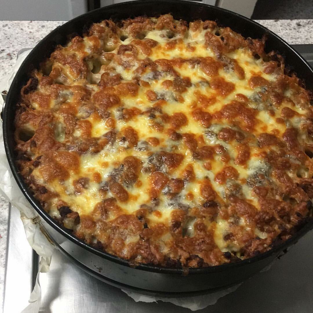 amykvdr's tweet photo. @GordonRamsay - what do you think of the rigatoni pies I made? The whole one was for my family, the one already cut was for my boyfriend. He went for more afterwards. 😊 https://t.co/3qE78O7XJF