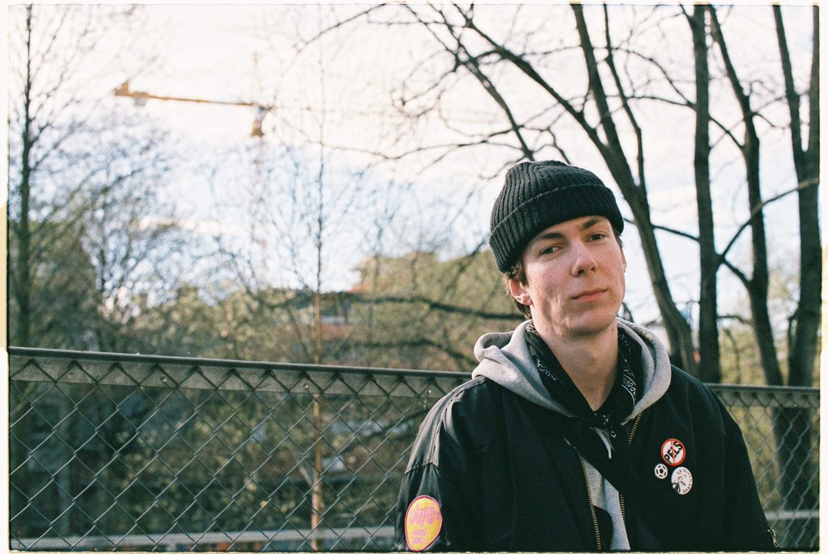 emptyfieldsrec's tweet image. MINDLURK, the debut EP of måke, is now available in all digital platforms, and it’s also available on limited edition cassette on Bandcamp. 

Spotify: spoti.fi/2IkOg6j
Bandcamp: bit.ly/2I1v8uv
iTunes: apple.co/2Kn6dSp