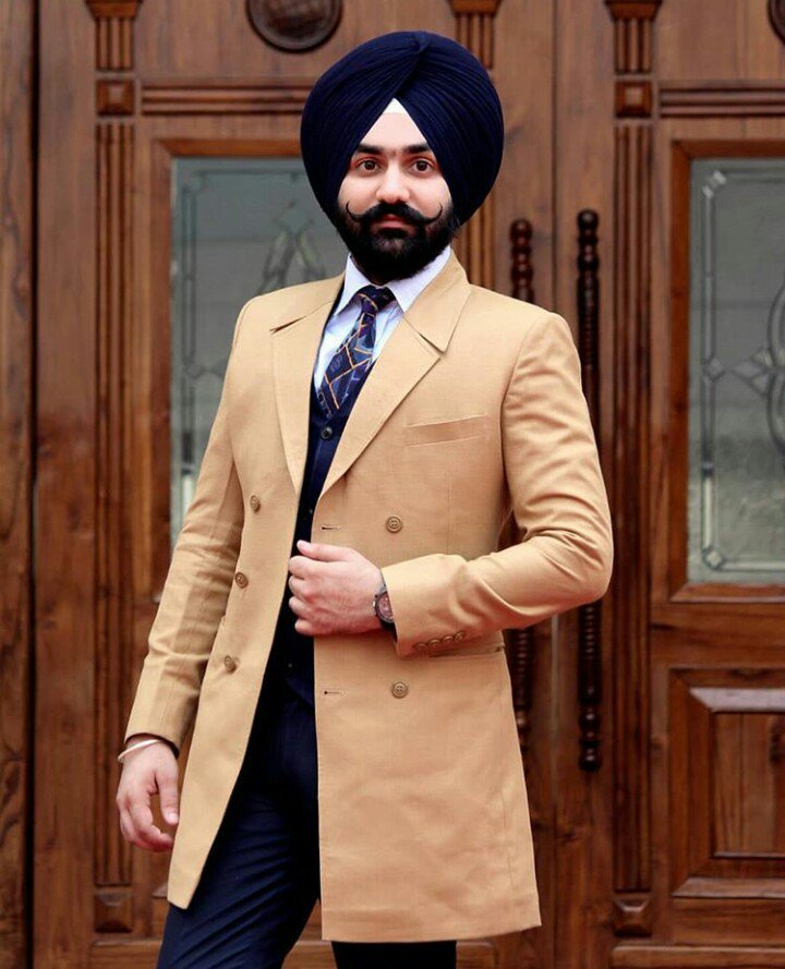 arshdeepsbhatti's tweet photo. Don't follow the crowd Let the crowd follow you... https://t.co/mwmJrrEJ7N