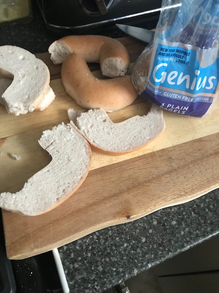 hollydaybs's tweet photo. @geniusfoods very disappointed with my Genius Bagels today cost me £3 from Sainsbury’s and 2 out of the 4 of them are completely broken in half! #gfproblems #geniusbagels https://t.co/QTjeelzZC6