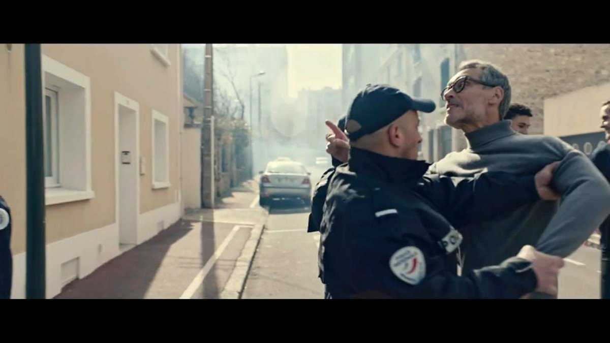 BFMTV's tweet photo. VIDÉO - La police nationale recrute https://t.co/NFzrsbXvPC https://t.co/qnwb1qTQLc