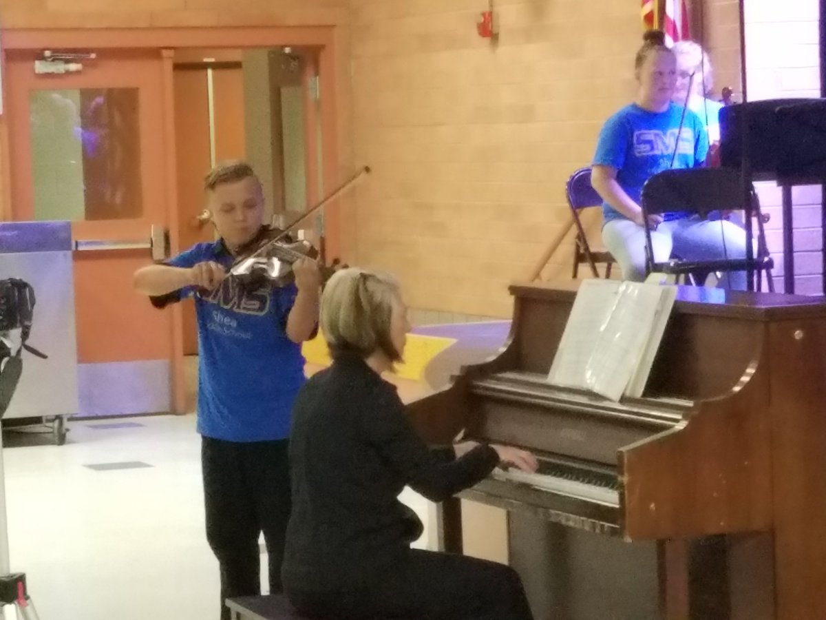 SheaMiddle's tweet photo. Shea Orchestra putting on a fantastic night of music! https://t.co/0Nn00c00mP
