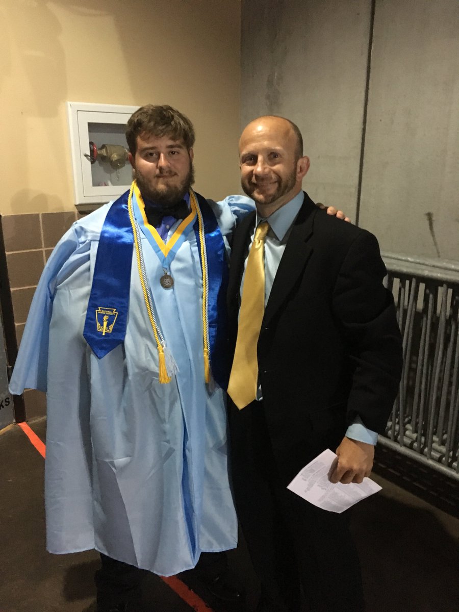 GVBulldogsXC's tweet photo. Without a doubt the best manager EVER no matter the sport, best of luck even if it’s at the school we don’t talk about! @DanaBedwell @CoachDot1914 @GHS_Dogs @GHS_Pins #Weoverme https://t.co/q6xVRjJaWZ