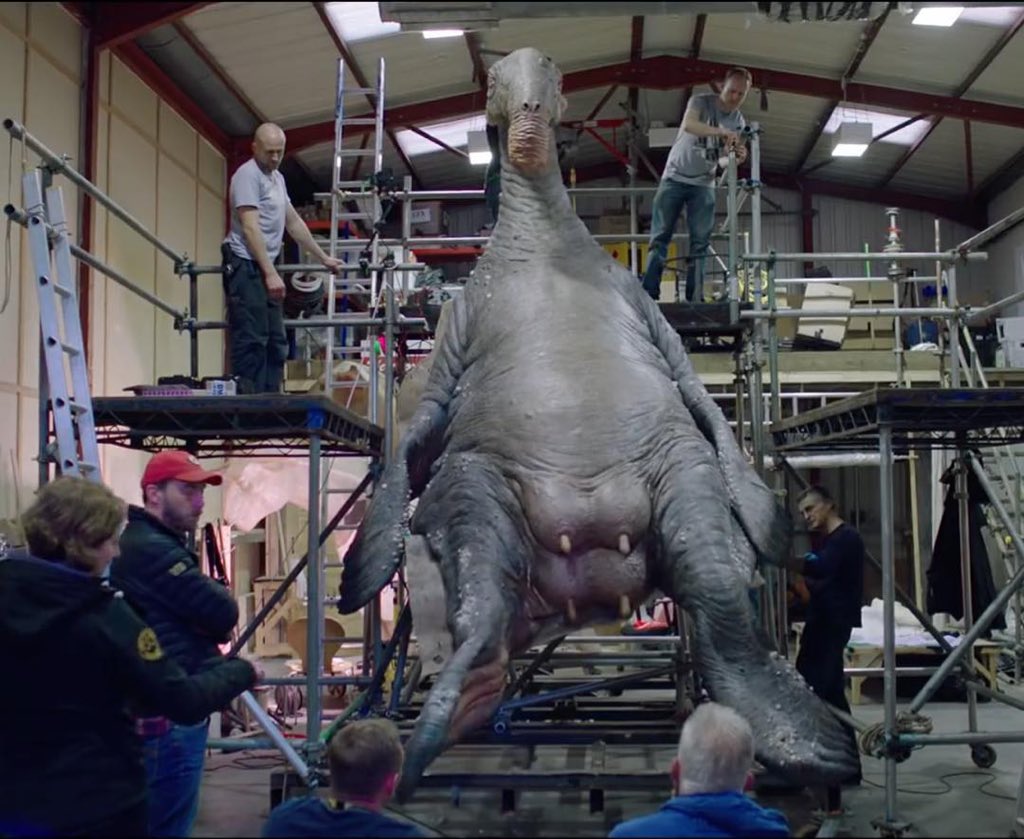 PhilSzostak's tweet photo. “In the workshop with the Thala-Siren in all her glory. Still from the documentary The Director and the Jedi. I’m in the red cap.” - Jake Lunt Davies on Instagram #StarWars #TheLastJedi 
https://t.co/d8NLUgo8oS https://t.co/gyEhvVamd1